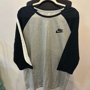 NWOT Men’s Nike Raglan Sleeve Shirt - Black and Gray Size XL